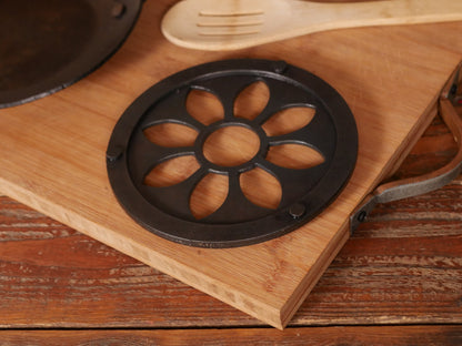 Flower Trivet * Metal Trivet for Hot Dishes * Black Trivet for Hot Pan * Trivet with Feet * Hot Plate Holder * Iron Pot Stand * Hot Plate