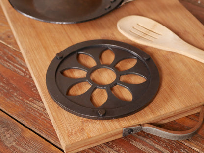 Flower Trivet * Metal Trivet for Hot Dishes * Black Trivet for Hot Pan * Trivet with Feet * Hot Plate Holder * Iron Pot Stand * Hot Plate