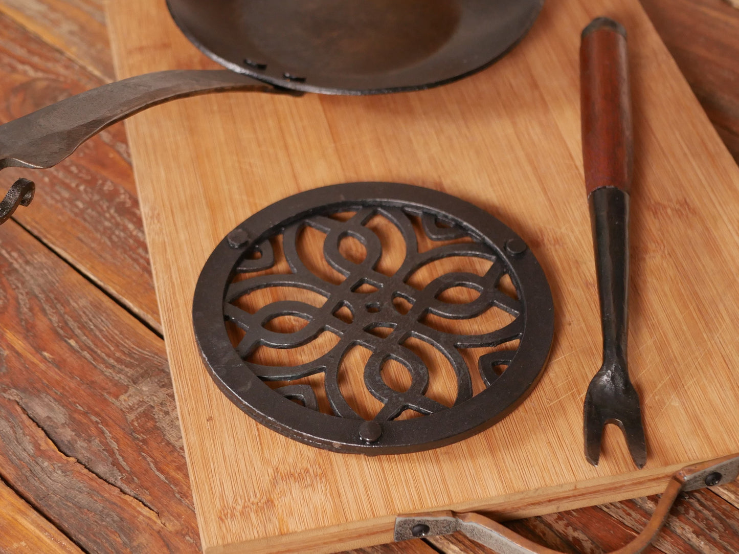 Celtic Knot Trivet Set of 3 * Metal Trivets for Hot Dishes * Black Trivet for Hot Pan * Hot Plate Holders * Iron Pot Stand