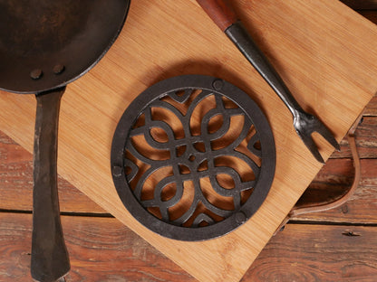 Celtic Knot Trivet Set of 3 * Metal Trivets for Hot Dishes * Black Trivet for Hot Pan * Hot Plate Holders * Iron Pot Stand