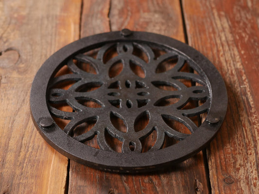 Leaf Trivet * Metal Trivet for Hot Dishes * Black Trivet for Hot Pan * Trivet with Feet * Hot Plate Holder * Iron Pot Stand * Hot Pot Holder